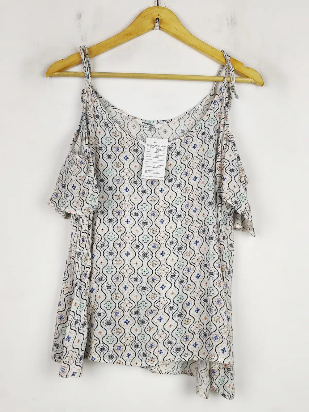 Buy online pre-used pre-loved 100% authentic & Original branded Pep&Co (SWT-6471) available in Pakistan. Top international brands avilable.