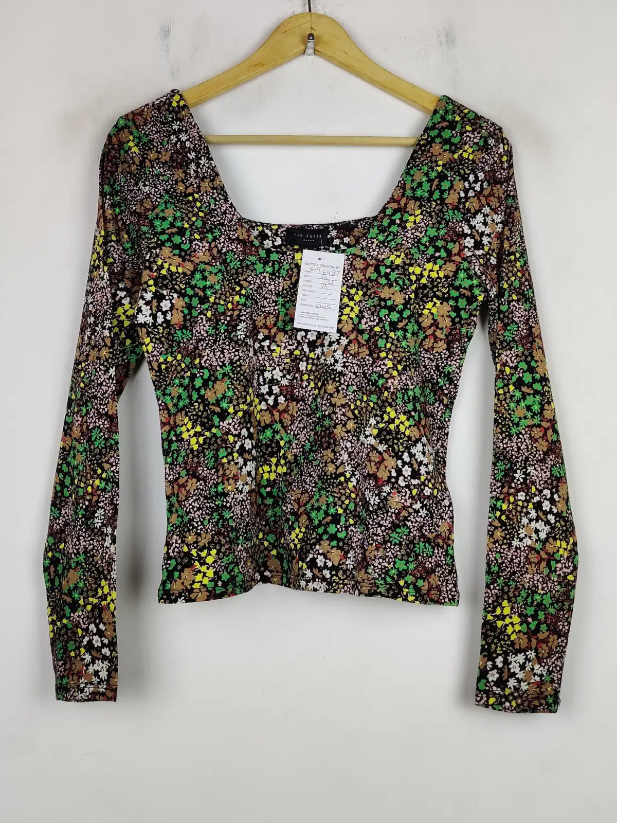 Buy online pre-used pre-loved 100% authentic & Original branded Ted Baker (SWT-6487) available in Pakistan. Top international brands avilable.