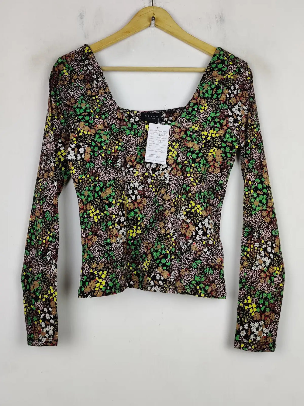 Buy online pre-used pre-loved 100% authentic & Original branded Ted Baker (SWT-6487) available in Pakistan. Top international brands avilable.