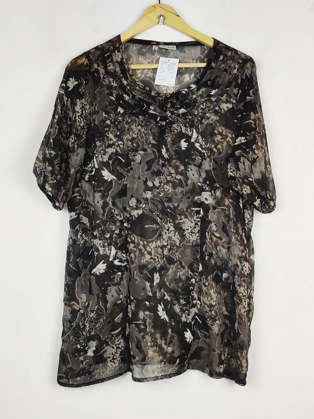 Buy online pre-used pre-loved 100% authentic & Original branded Street One (SWT-6514) available in Pakistan. Top international brands avilable.