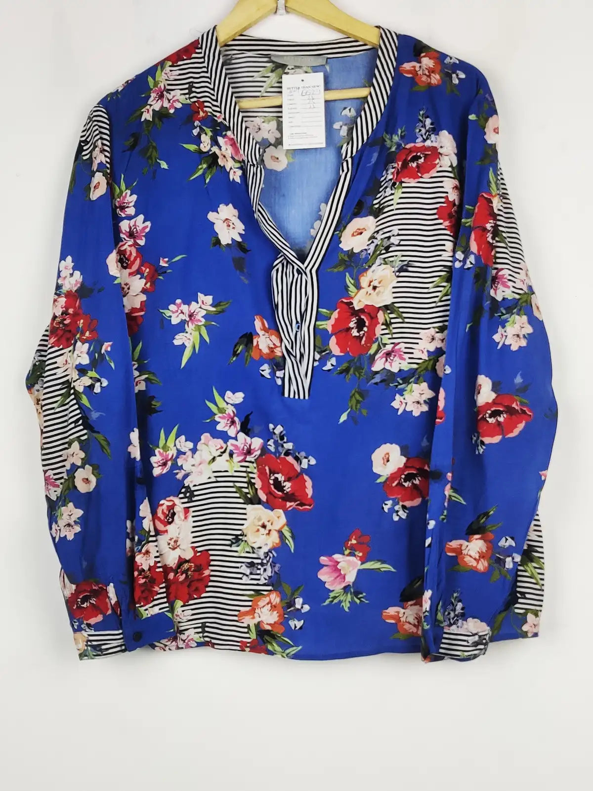Buy online pre-used pre-loved 100% authentic & Original branded Betty&Co (SWT-6529) available in Pakistan. Top international brands avilable.