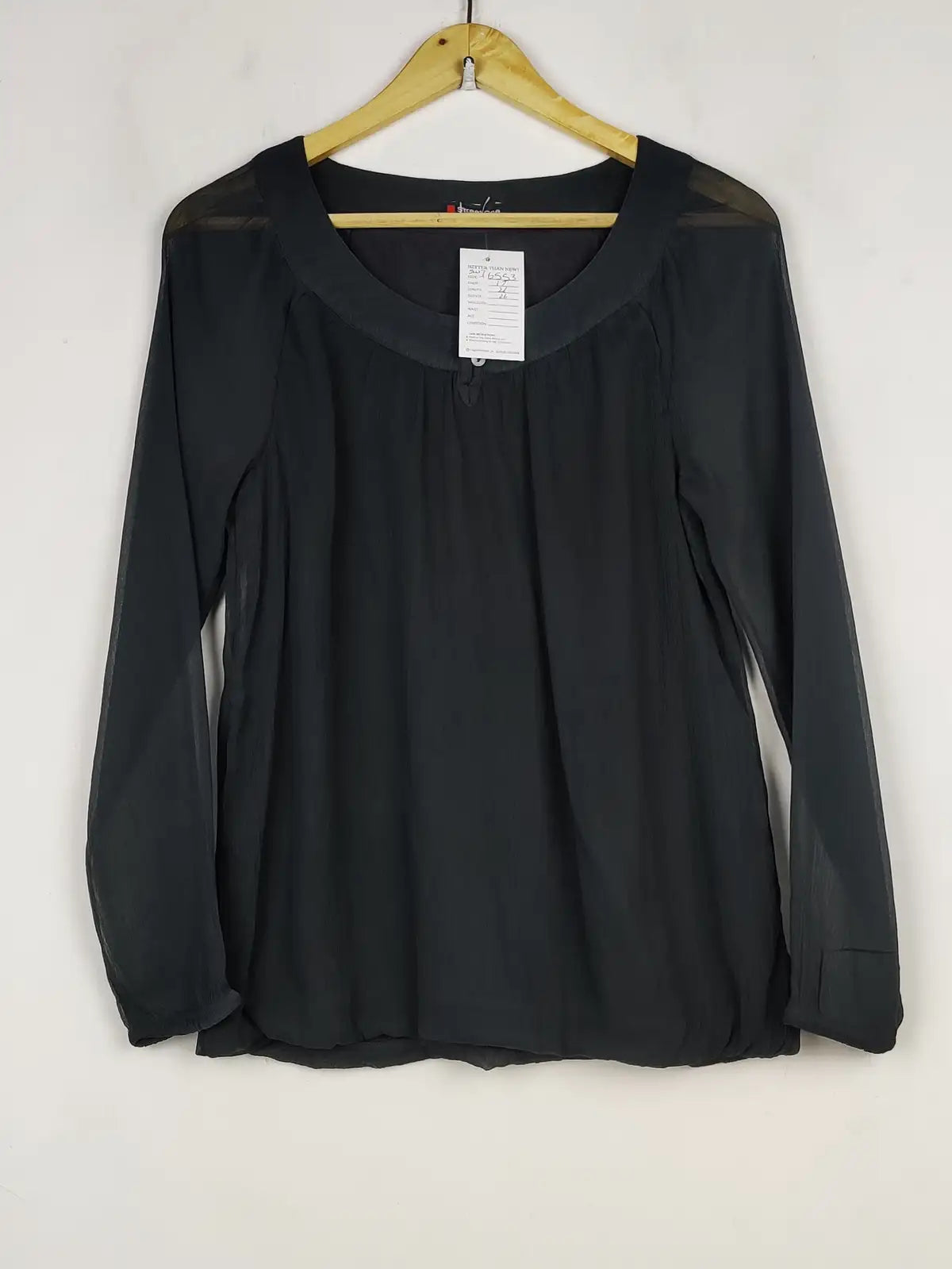 Buy online pre-used pre-loved 100% authentic & Original branded Street One (SWT-6553) available in Pakistan. Top international brands avilable.
