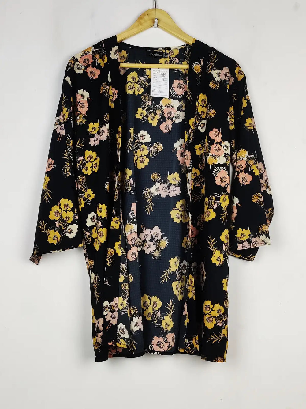 Buy online pre-used pre-loved 100% authentic & Original branded Boohoo (SWT-6563) available in Pakistan. Top international brands avilable.