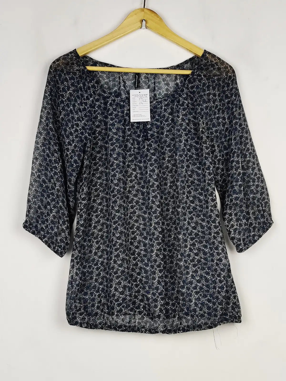 Buy online pre-used pre-loved 100% authentic & Original branded Soya Concept (SWT-6576) available in Pakistan. Top international brands avilable.