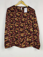 Buy online pre-used pre-loved 100% authentic & Original branded Primark (SWT-6585) available in Pakistan. Top international brands avilable.