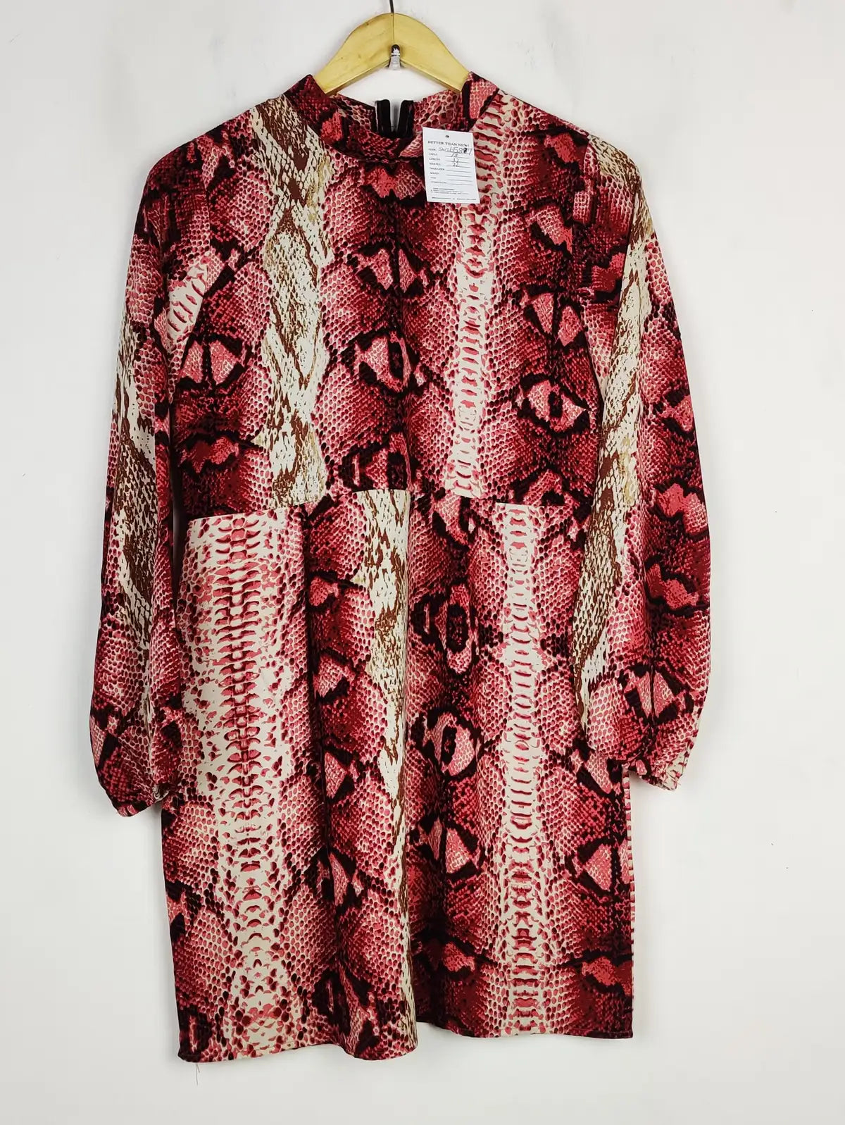 Buy online pre-used pre-loved 100% authentic & Original branded Boohoo (SWT-6587) available in Pakistan. Top international brands avilable.
