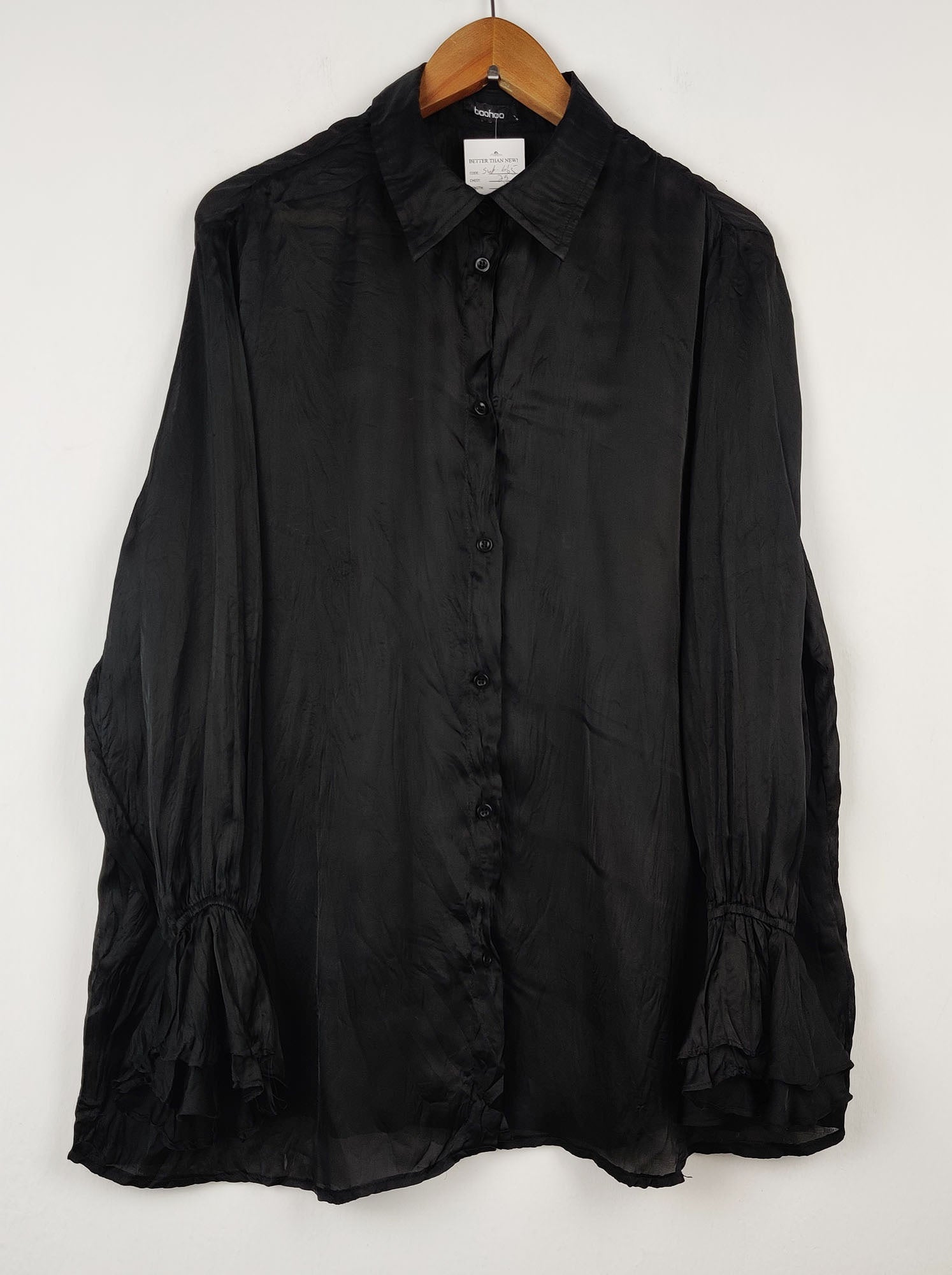 Buy online pre-used pre-loved 100% authentic & Original branded Boohoo (SWT-665) available in Pakistan. Top international brands avilable.