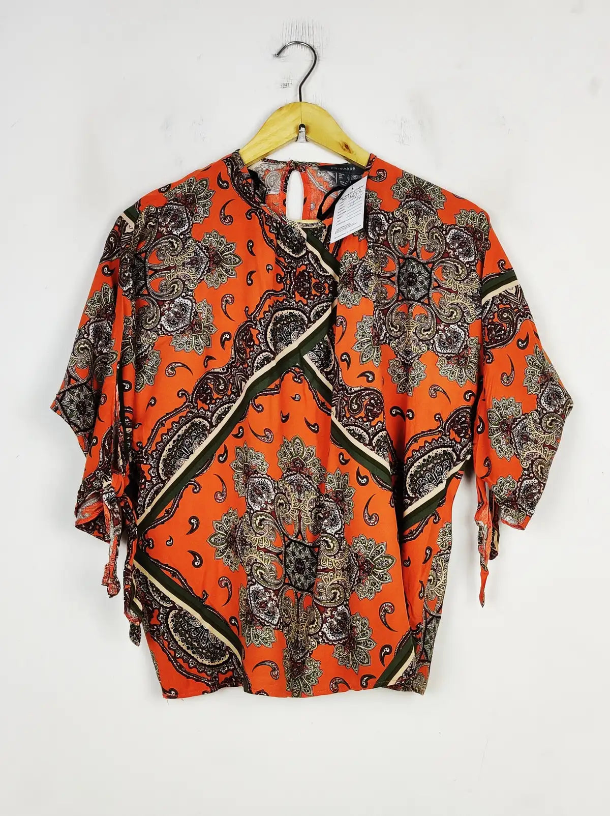 Buy online pre-used pre-loved 100% authentic & Original branded Primark (SWT-6672) available in Pakistan. Top international brands avilable.