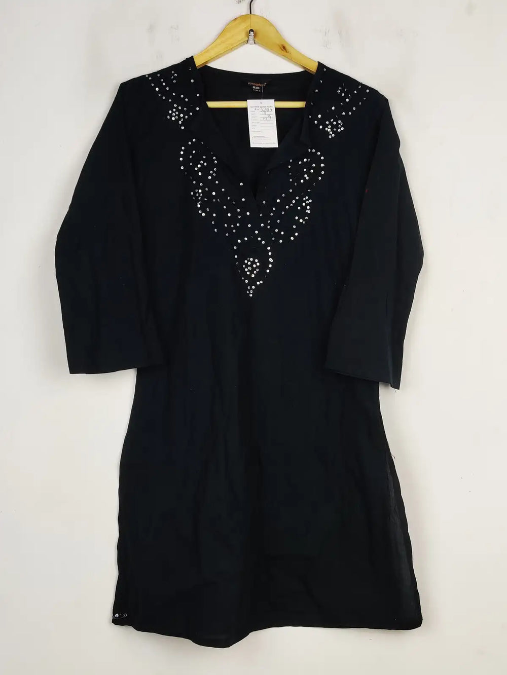 Buy online pre-used pre-loved 100% authentic & Original branded Atmosphere (SWT-6684) available in Pakistan. Top international brands avilable.
