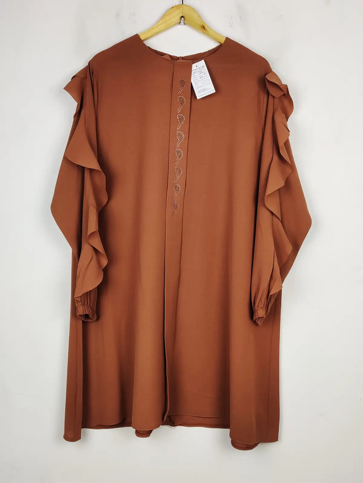 Buy online pre-used pre-loved 100% authentic & Original branded Qeten (SWT-6709) available in Pakistan. Top international brands avilable.