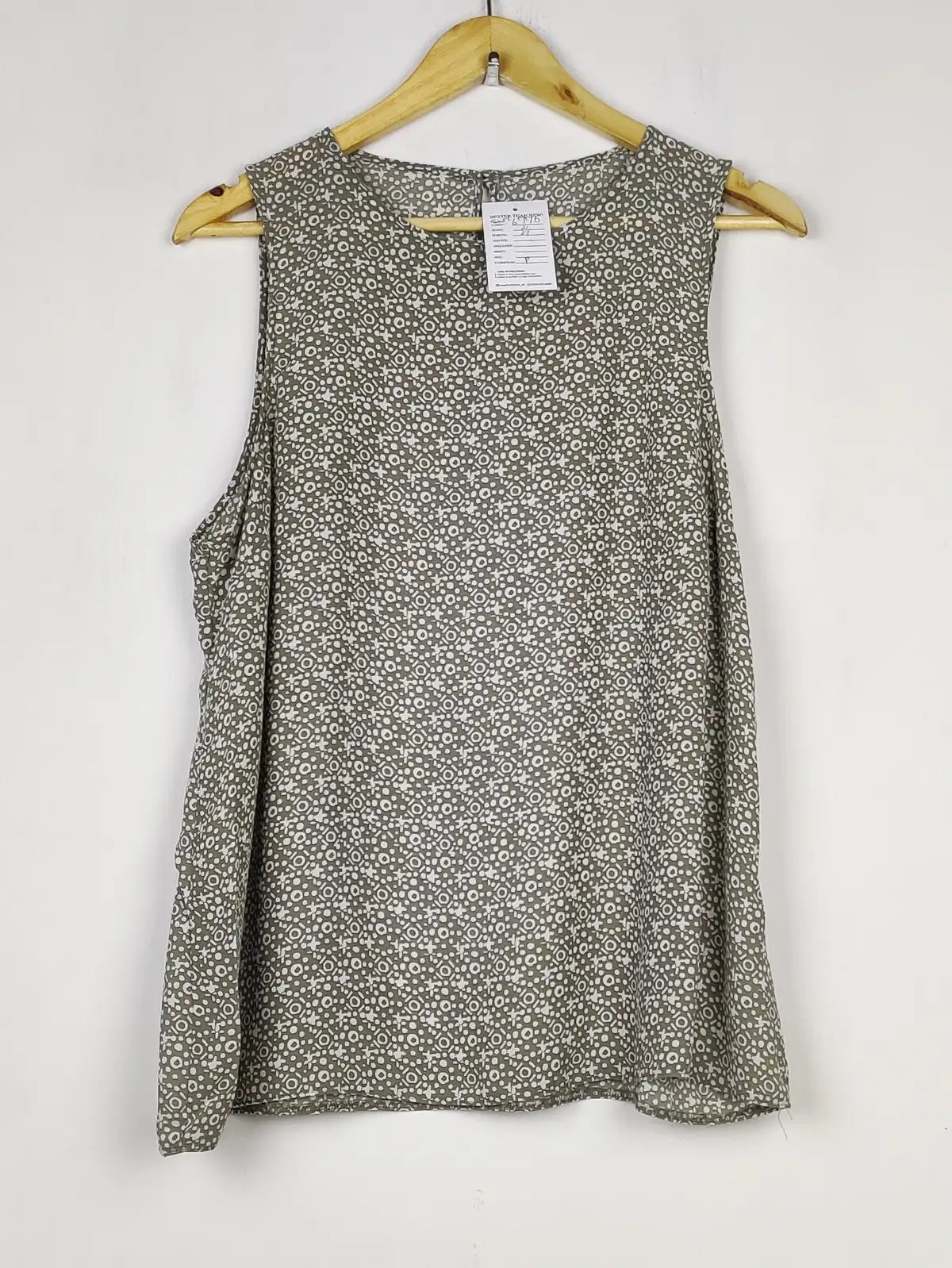 Buy online pre-used pre-loved 100% authentic & Original branded Primark (SWT-6776) available in Pakistan. Top international brands avilable.