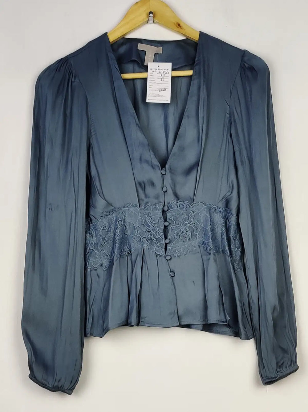 Buy online pre-used pre-loved 100% authentic & Original branded Savoir (SWT-6785) available in Pakistan. Top international brands avilable.