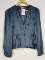 Buy online pre-used pre-loved 100% authentic & Original branded Savoir (SWT-6785) available in Pakistan. Top international brands avilable.