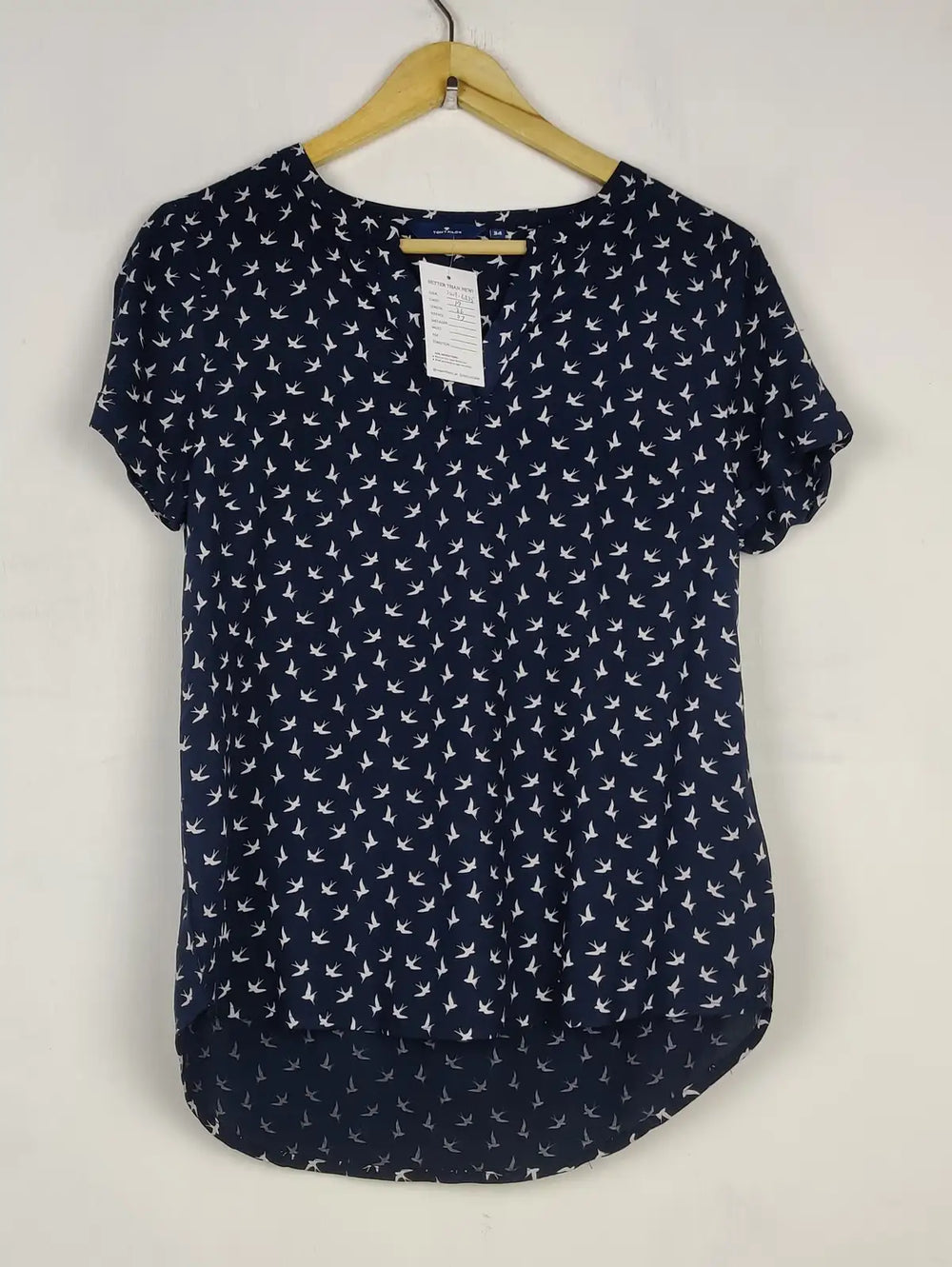 Buy online pre-used pre-loved 100% authentic & Original branded Tom Tailor (SWT-6835) available in Pakistan. Top international brands avilable.