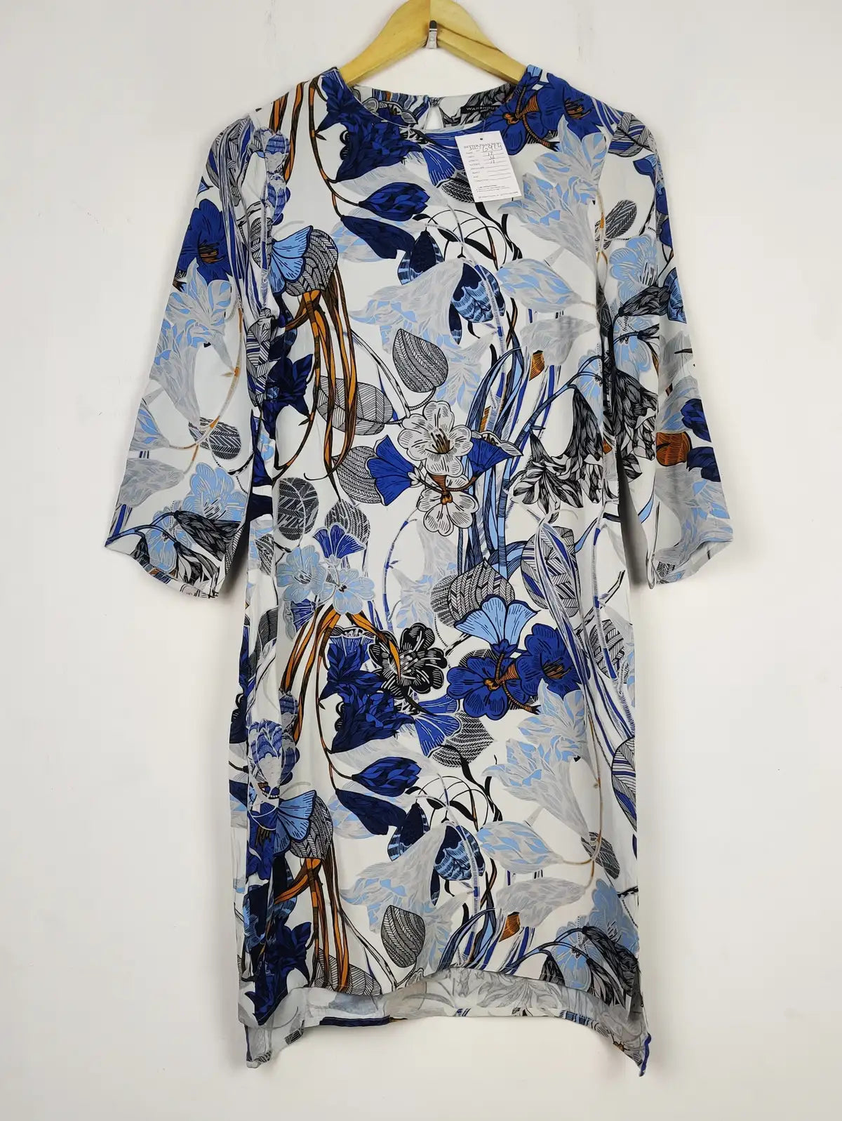 Buy online pre-used pre-loved 100% authentic & Original branded Warehouse (SWT-6914) available in Pakistan. Top international brands avilable.
