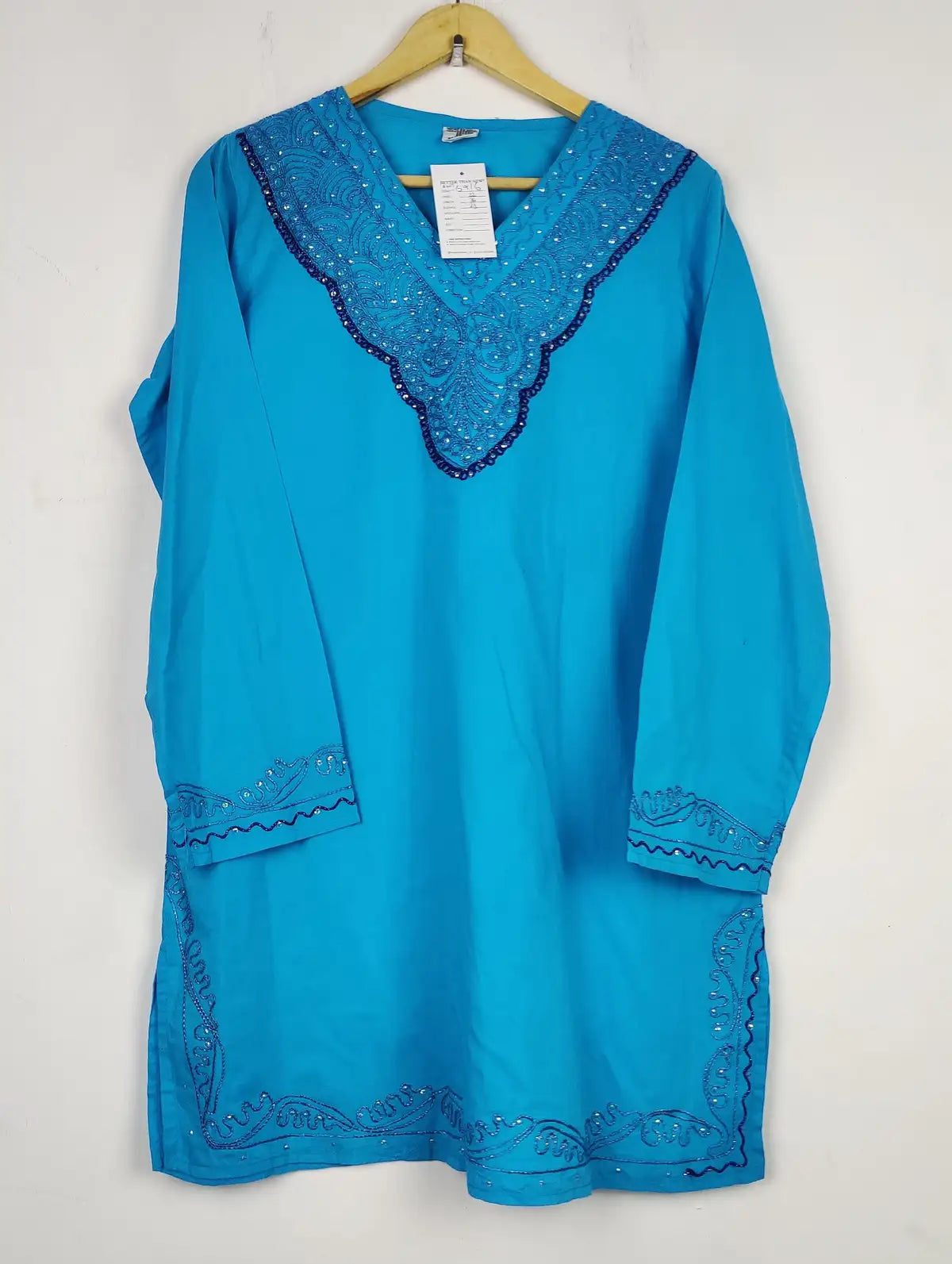 Buy online pre-used pre-loved 100% authentic & Original branded Unknown Brand (SWT-6916) available in Pakistan. Top international brands avilable.
