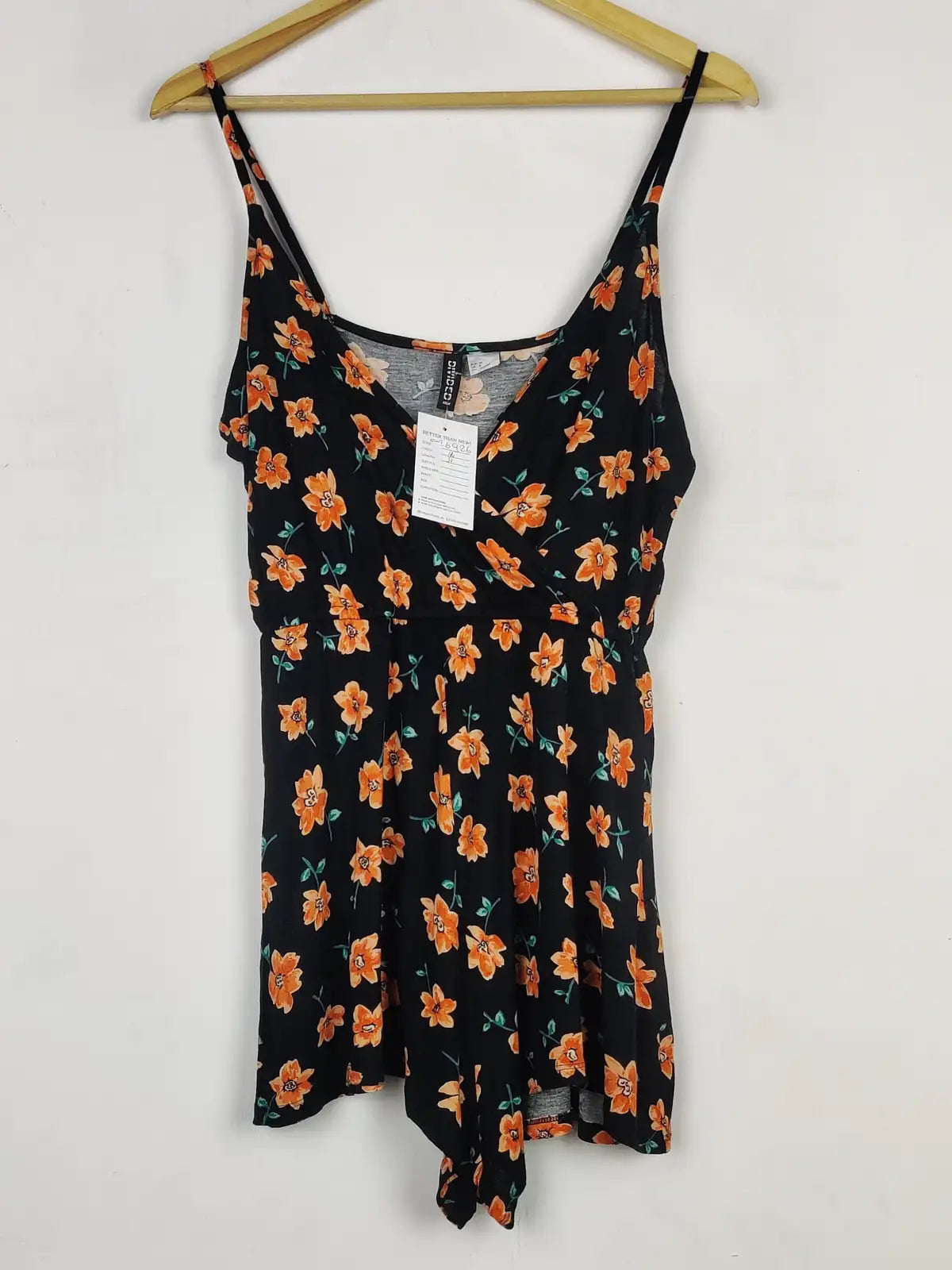Buy online pre-used pre-loved 100% authentic & Original branded H&M (SWT-6926) available in Pakistan. Top international brands avilable.