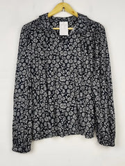 Buy online pre-used pre-loved 100% authentic & Original branded Unknown Brand (SWT-6947) available in Pakistan. Top international brands avilable.