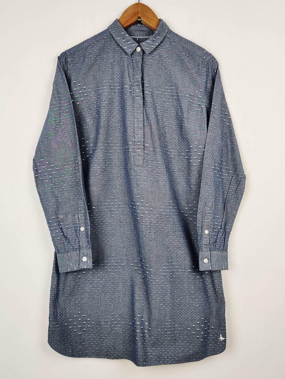 Buy online pre-used pre-loved 100% authentic & Original branded Jack Wills (SWT-696) available in Pakistan. Top international brands avilable.