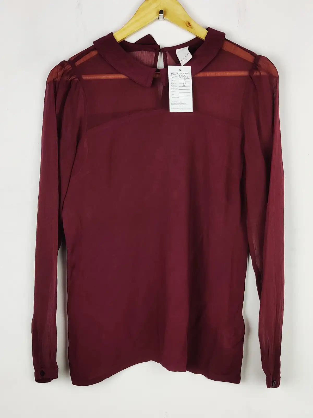 Buy online pre-used pre-loved 100% authentic & Original branded Vila (SWT-6983) available in Pakistan. Top international brands avilable.