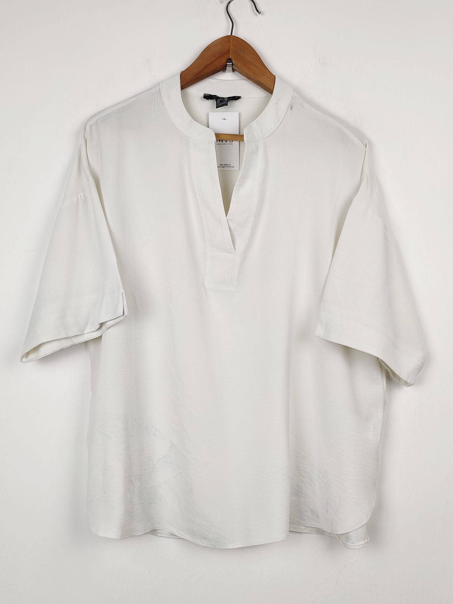 Buy online pre-used pre-loved 100% authentic & Original branded Primark (SWT-700) available in Pakistan. Top international brands avilable.
