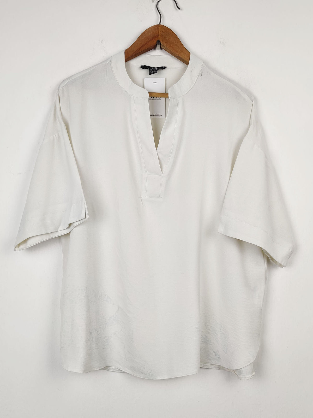 Buy online pre-used pre-loved 100% authentic & Original branded Primark (SWT-700) available in Pakistan. Top international brands avilable.