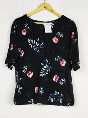 Buy online pre-used pre-loved 100% authentic & Original branded Monsoon (SWT-7022) available in Pakistan. Top international brands avilable.