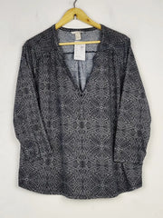 Buy online pre-used pre-loved 100% authentic & Original branded H&M (SWT-7023) available in Pakistan. Top international brands avilable.