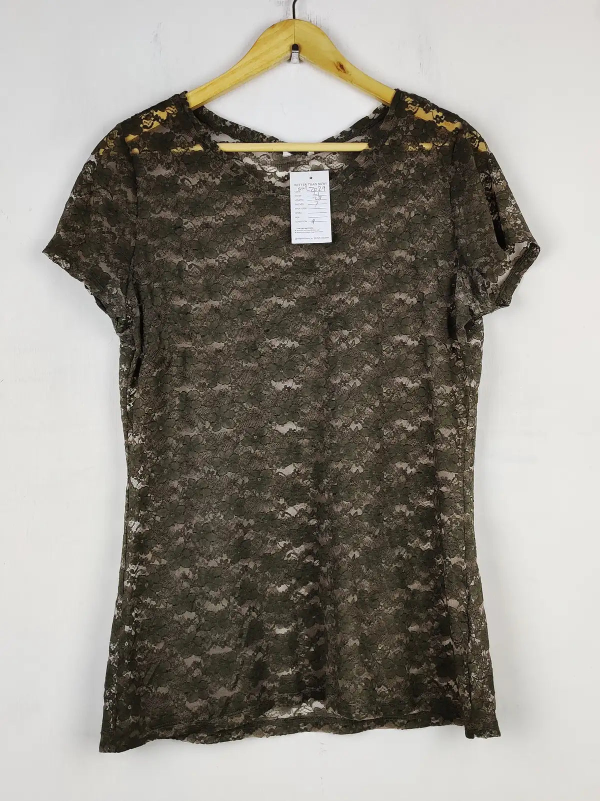 Buy online pre-used pre-loved 100% authentic & Original branded Unknown Brand (SWT-7029) available in Pakistan. Top international brands avilable.