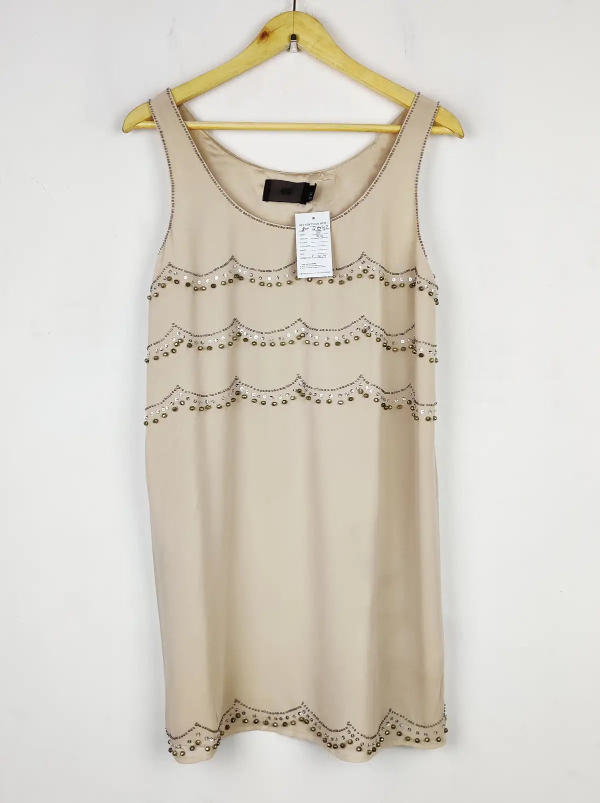 Buy online pre-used pre-loved 100% authentic & Original branded H&M (SWT-7042) available in Pakistan. Top international brands avilable.