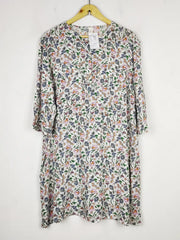 Buy online pre-used pre-loved 100% authentic & Original branded H&M (SWT-7046) available in Pakistan. Top international brands avilable.