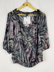 Buy online pre-used pre-loved 100% authentic & Original branded Debenhams (SWT-7053) available in Pakistan. Top international brands avilable.