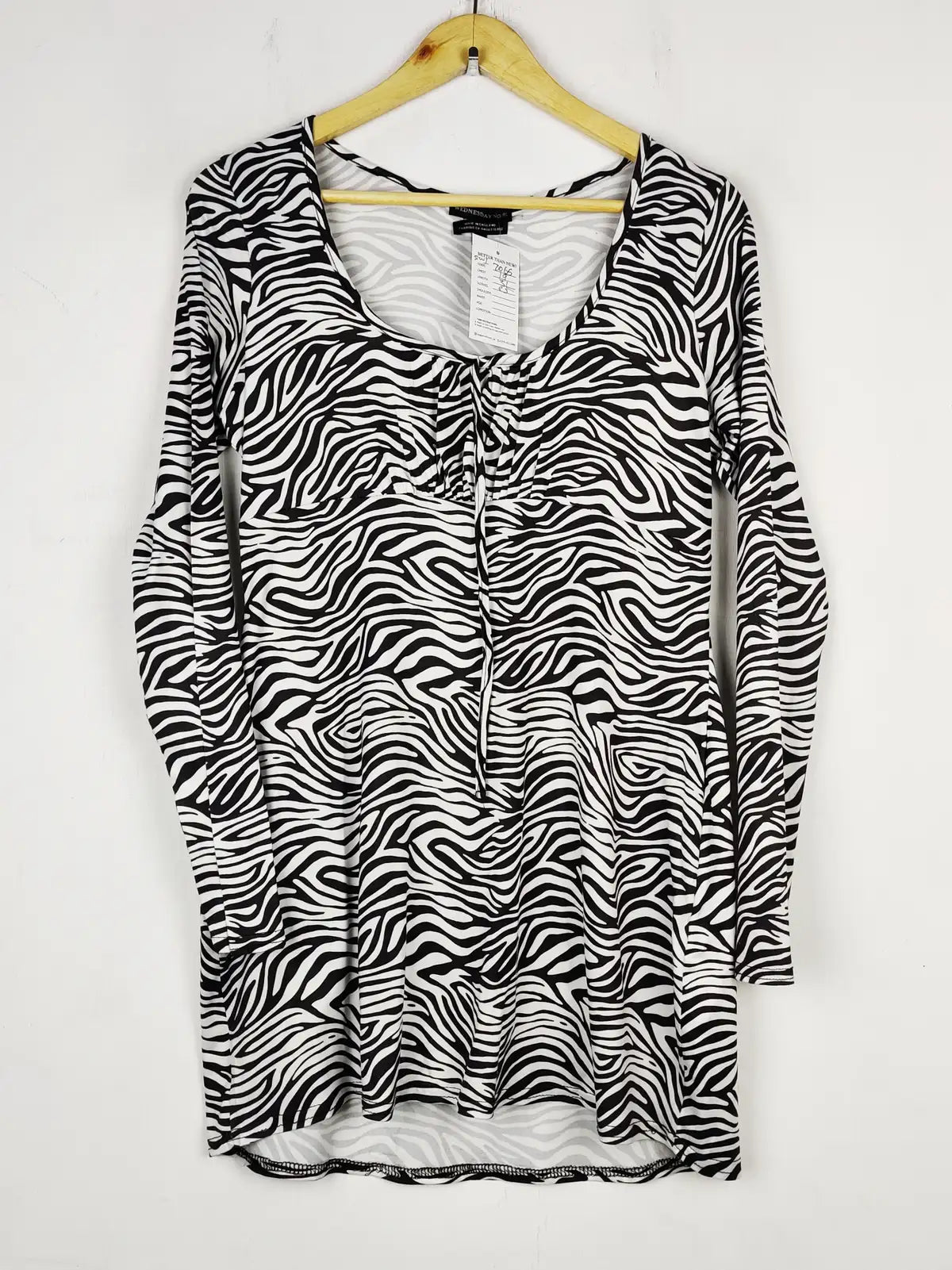 Buy online pre-used pre-loved 100% authentic & Original branded Wednesday Girl (SWT-7065) available in Pakistan. Top international brands avilable.