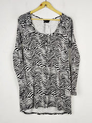 Buy online pre-used pre-loved 100% authentic & Original branded Wednesday Girl (SWT-7065) available in Pakistan. Top international brands avilable.