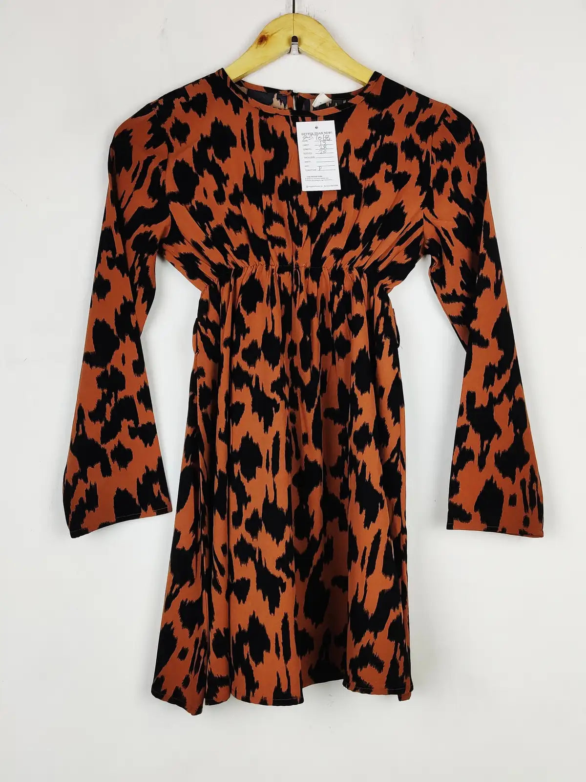 Buy online pre-used pre-loved 100% authentic & Original branded Shein (SWT-7068) available in Pakistan. Top international brands avilable.