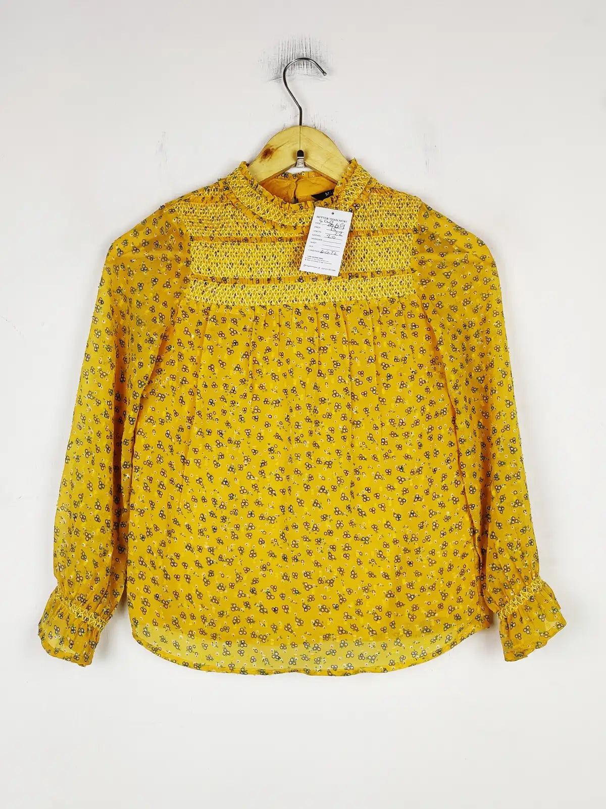 Buy online pre-used pre-loved 100% authentic & Original branded Marks & Spencer (SWT-7069) available in Pakistan. Top international brands avilable.