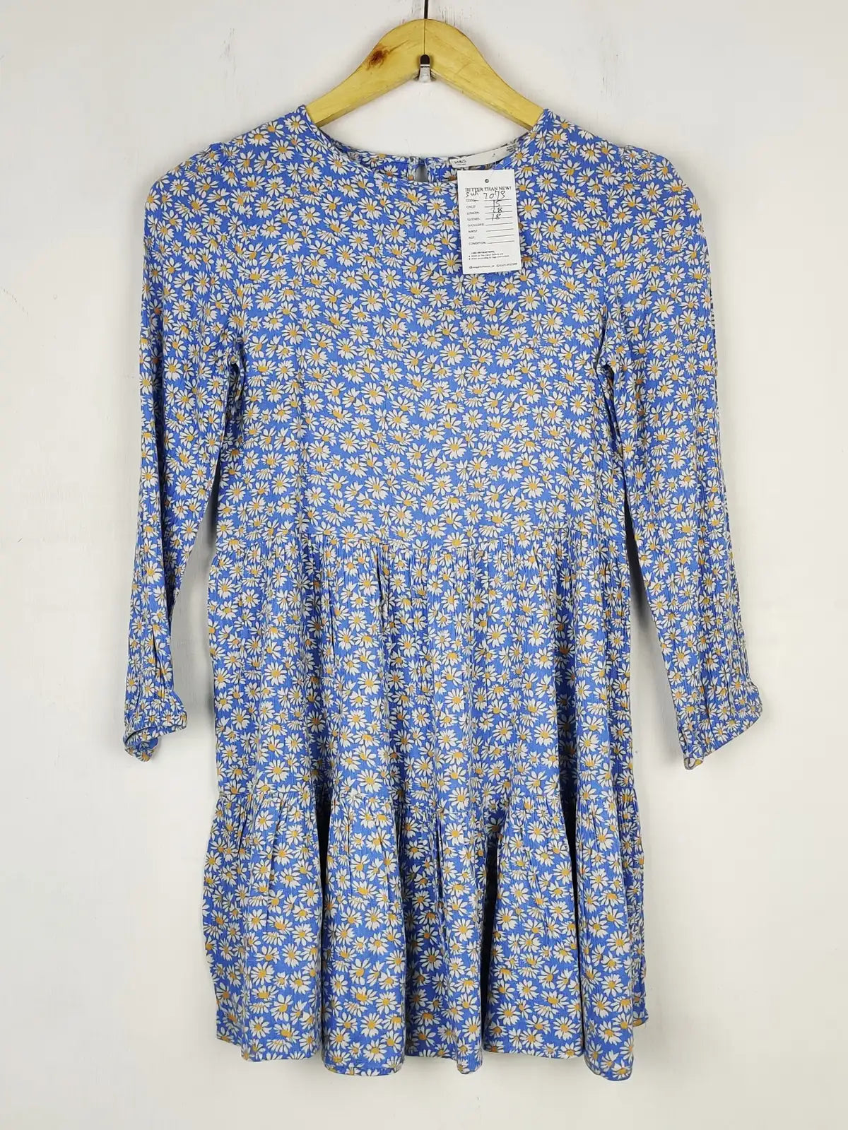 Buy online pre-used pre-loved 100% authentic & Original branded Marks & Spencer (SWT-7073) available in Pakistan. Top international brands avilable.
