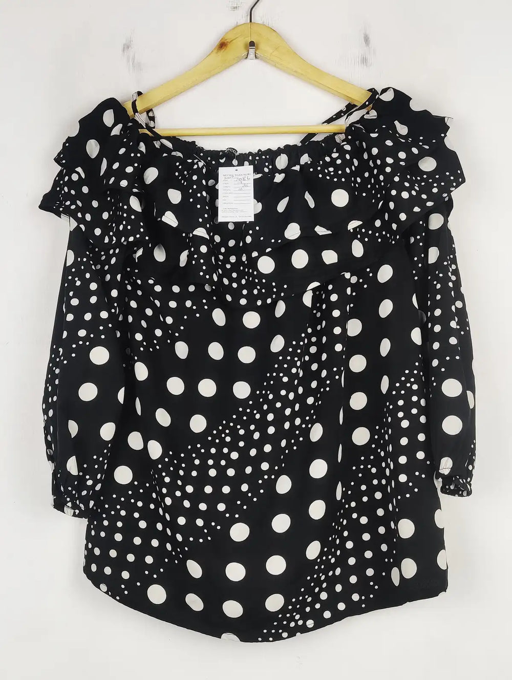 Buy online pre-used pre-loved 100% authentic & Original branded Pep&Co (SWT-7086) available in Pakistan. Top international brands avilable.
