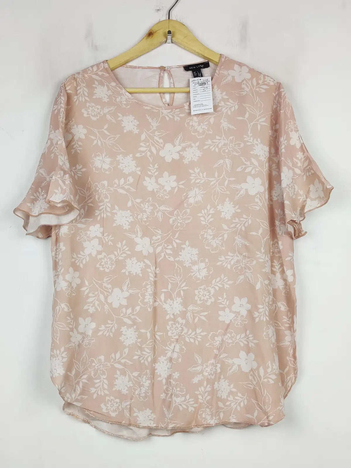 Buy online pre-used pre-loved 100% authentic & Original branded New Look (SWT-7115) available in Pakistan. Top international brands avilable.
