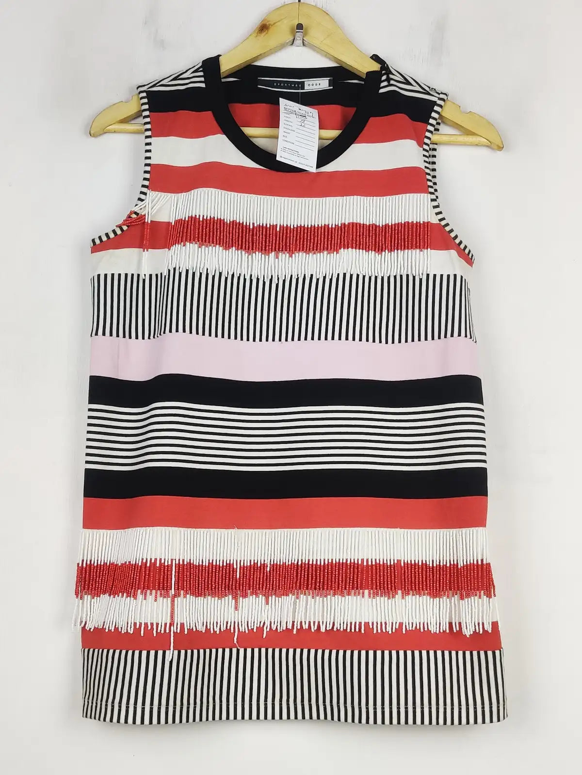 Buy online pre-used pre-loved 100% authentic & Original branded Sportmax (SWT-7117) available in Pakistan. Top international brands avilable.