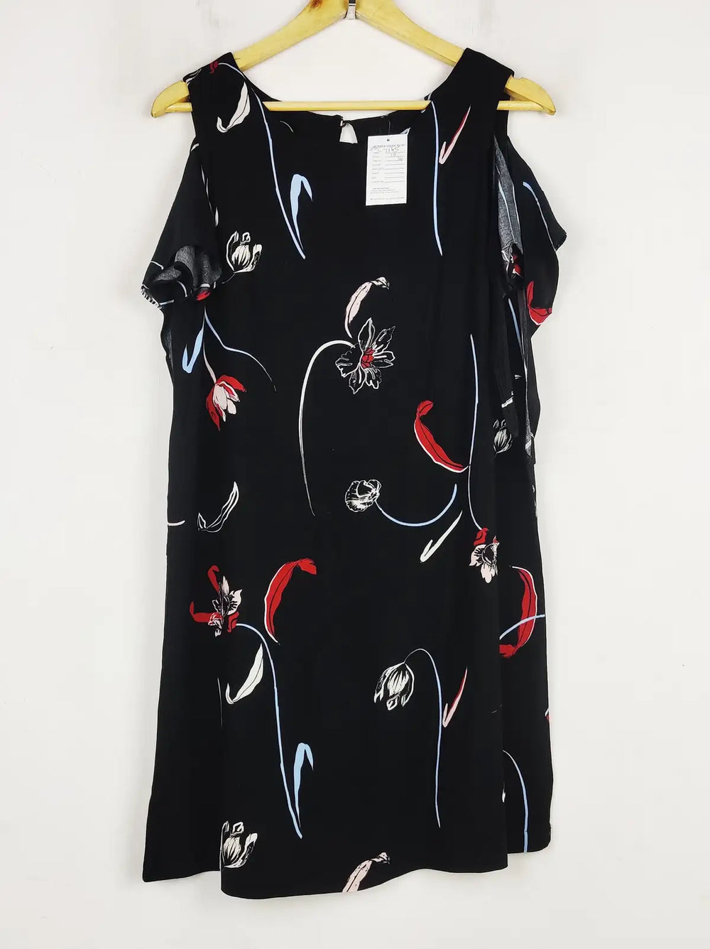 Buy online pre-used pre-loved 100% authentic & Original branded Unknown Brand (SWT-7145) available in Pakistan. Top international brands avilable.