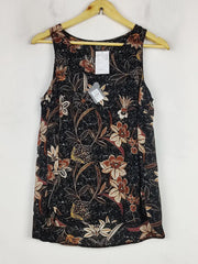 Buy online pre-used pre-loved 100% authentic & Original branded Primark (SWT-7148) available in Pakistan. Top international brands avilable.