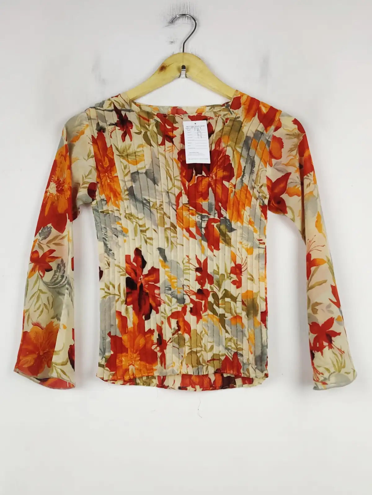 Buy online pre-used pre-loved 100% authentic & Original branded Unknown Brand (SWT-7182) available in Pakistan. Top international brands avilable.