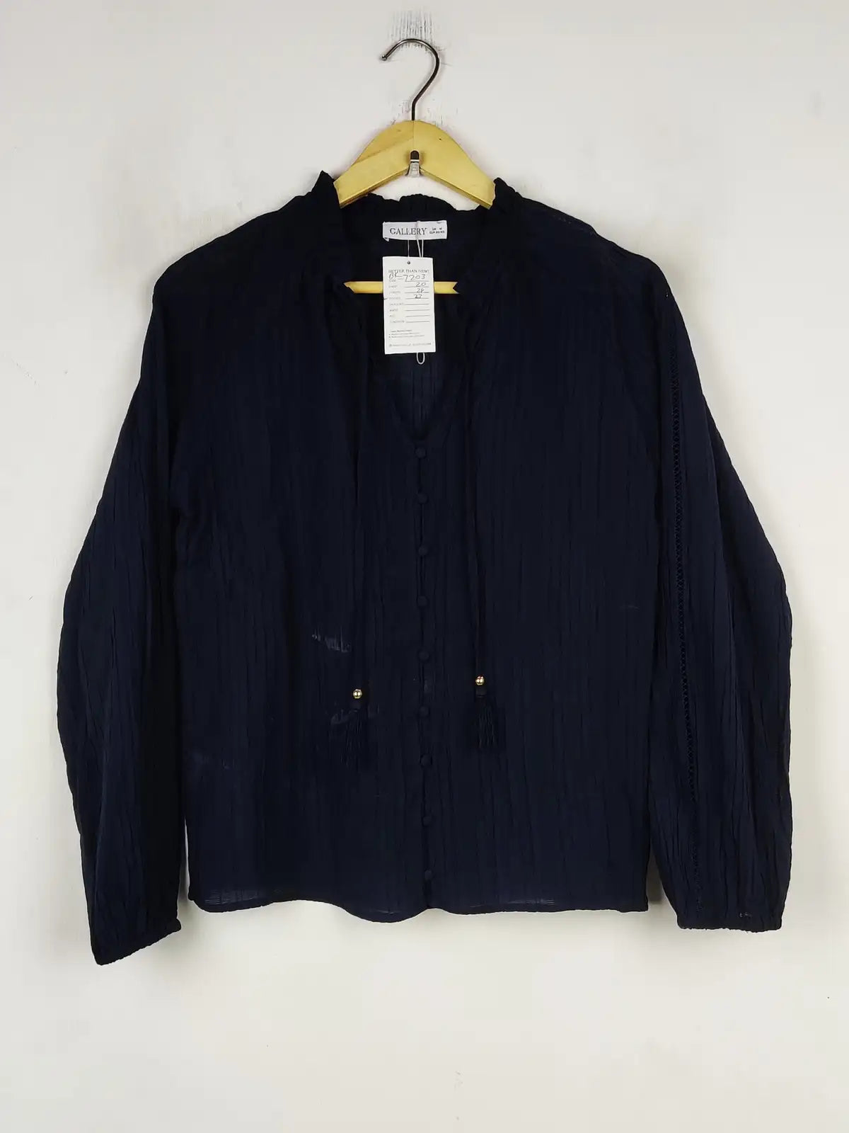 Buy online pre-used pre-loved 100% authentic & Original branded Gallery (SWT-7203) available in Pakistan. Top international brands avilable.
