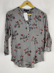 Buy online pre-used pre-loved 100% authentic & Original branded Primark (SWT-7235) available in Pakistan. Top international brands avilable.