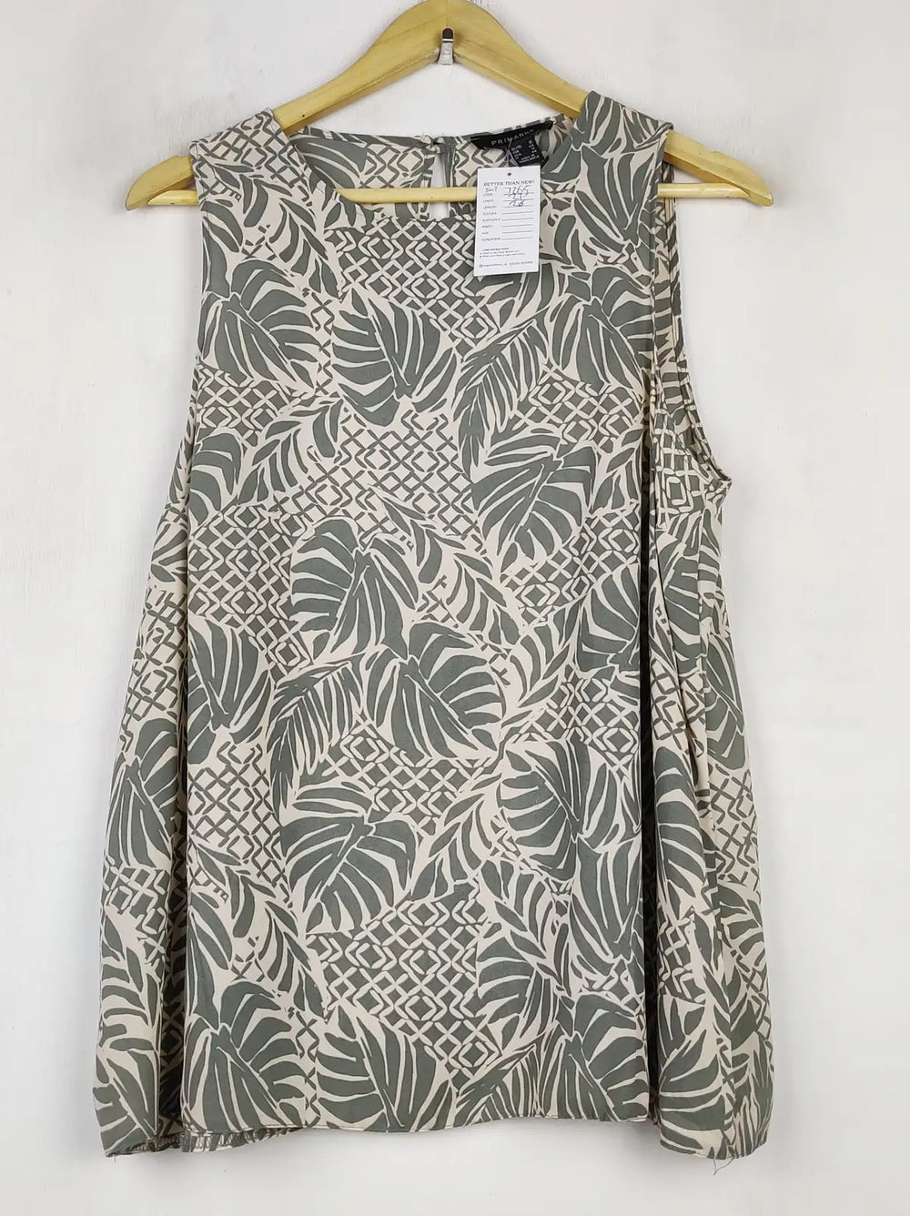 Buy online pre-used pre-loved 100% authentic & Original branded Primark (SWT-7265) available in Pakistan. Top international brands avilable.