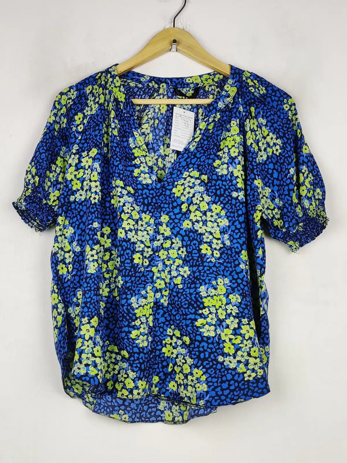 Buy online pre-used pre-loved 100% authentic & Original branded Unknown Brand (SWT-7274) available in Pakistan. Top international brands avilable.