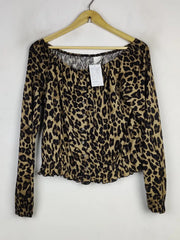 Buy online pre-used pre-loved 100% authentic & Original branded H&M (SWT-7283) available in Pakistan. Top international brands avilable.