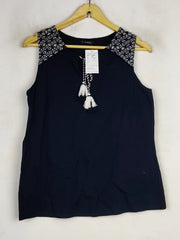 Buy online pre-used pre-loved 100% authentic & Original branded Dunnes Store (SWT-7298) available in Pakistan. Top international brands avilable.