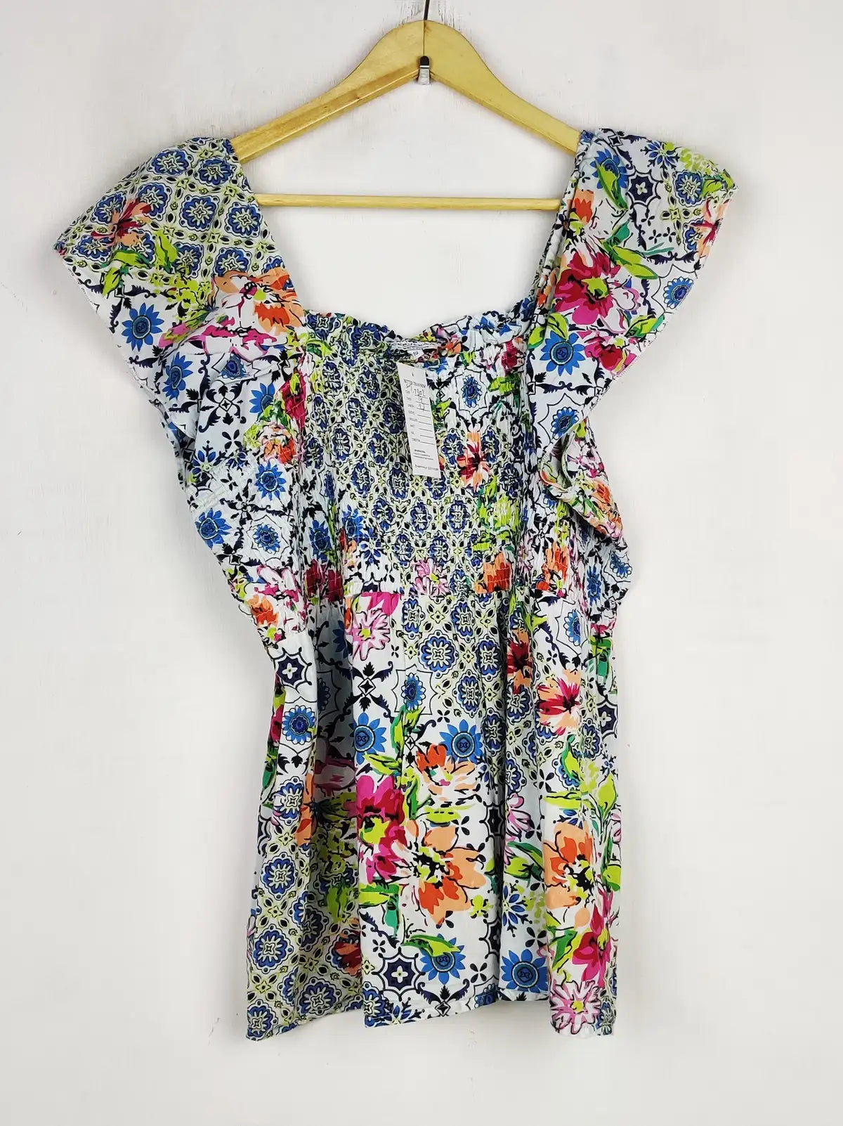 Buy online pre-used pre-loved 100% authentic & Original branded Cerulean (SWT-7302) available in Pakistan. Top international brands avilable.